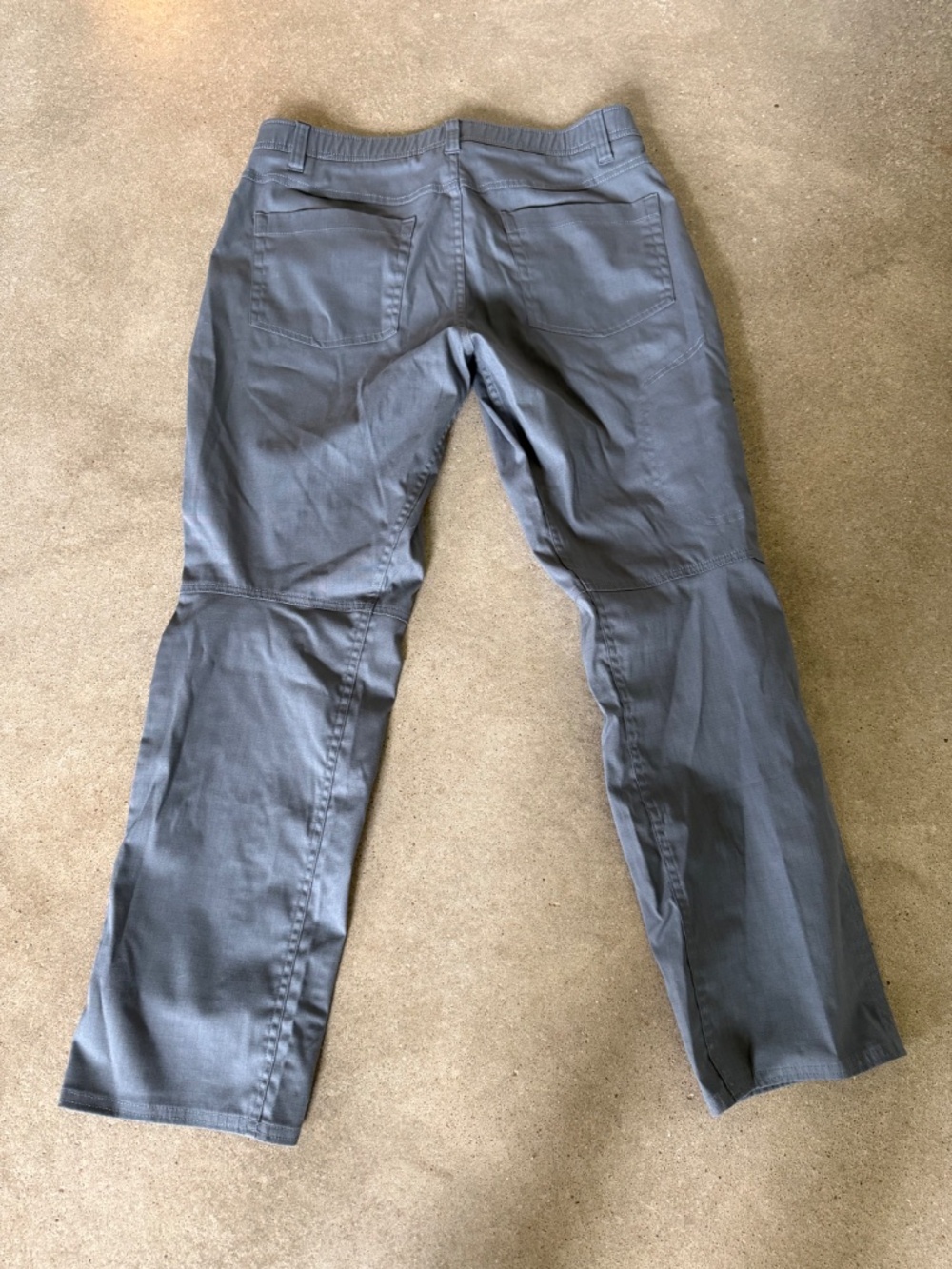 Under Armour pants - Picture 2 of 2